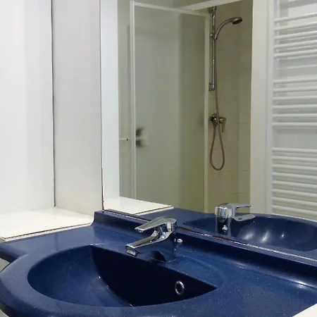 Sant Ambroggio Apartman *